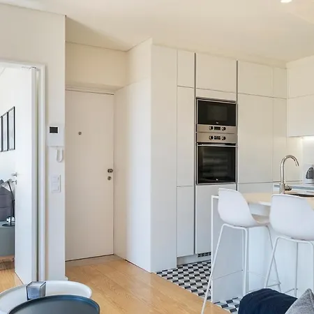 Modern 1 Bedroom With Balcony * 리스본