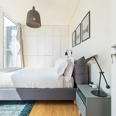 アパート Modern 1 Bedroom With Balcony