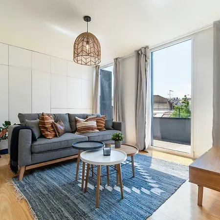 Apartment Modern 1 Bedroom With Balcony *